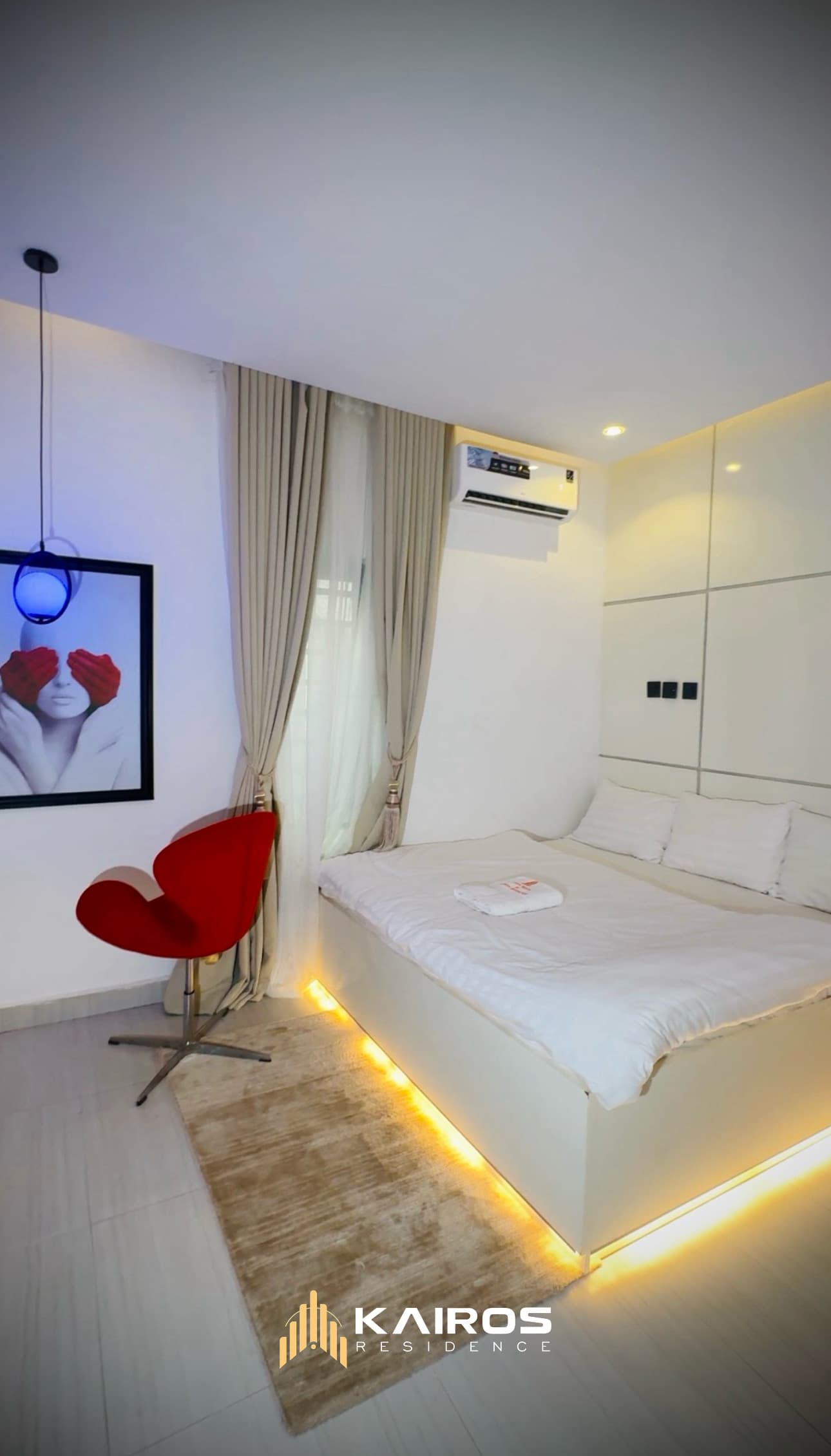 Sapphire — statement corner